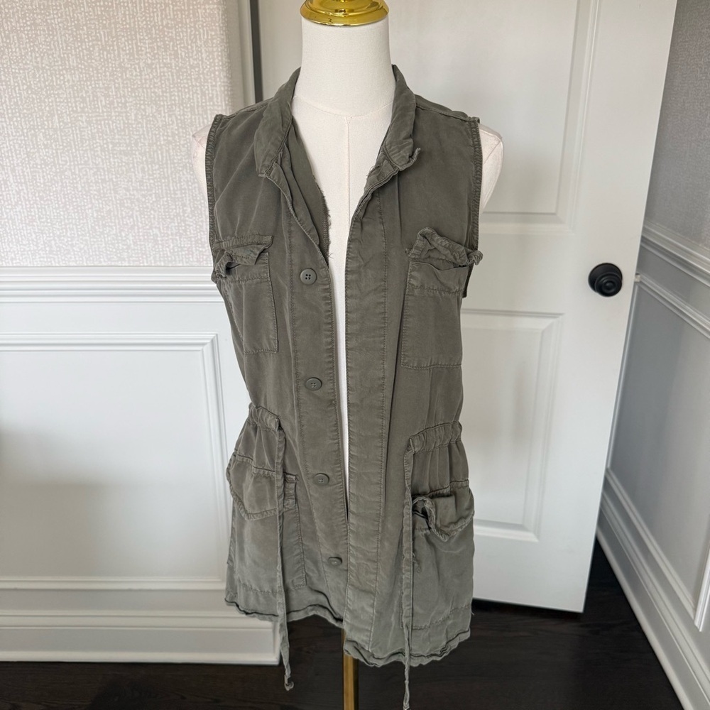 Mossimo Supply Co. Olive Sleeveless Women's Vest XS